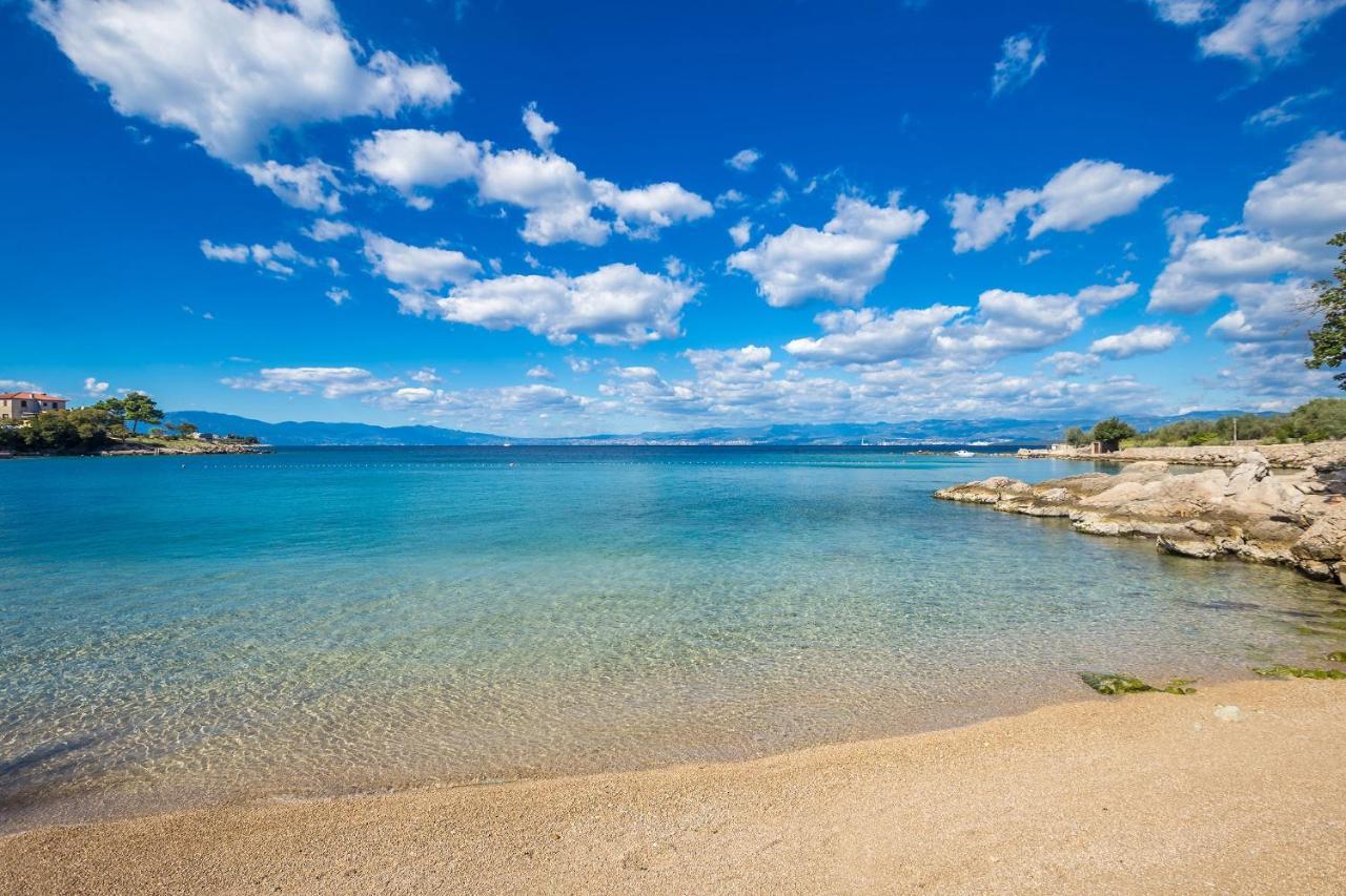 Apartments By The Sea Vantacici, Krk - 5347 Malinska Exterior photo